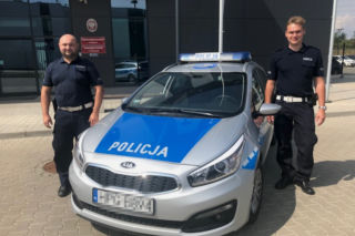 Bohaterscy policjanci pomogli bezradnej kobiecie. Mogło dojść do tragedii