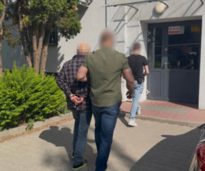 Warszawska policja zatrzymała 70-latka. Miał wchodzić na posesje dyplomatów i ambasadorów