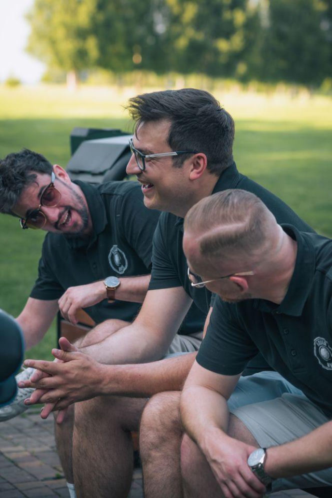 Golf zamiast sali konferencyjnej? Z Rough Bros zorganizujesz event, który wszyscy zapamiętają