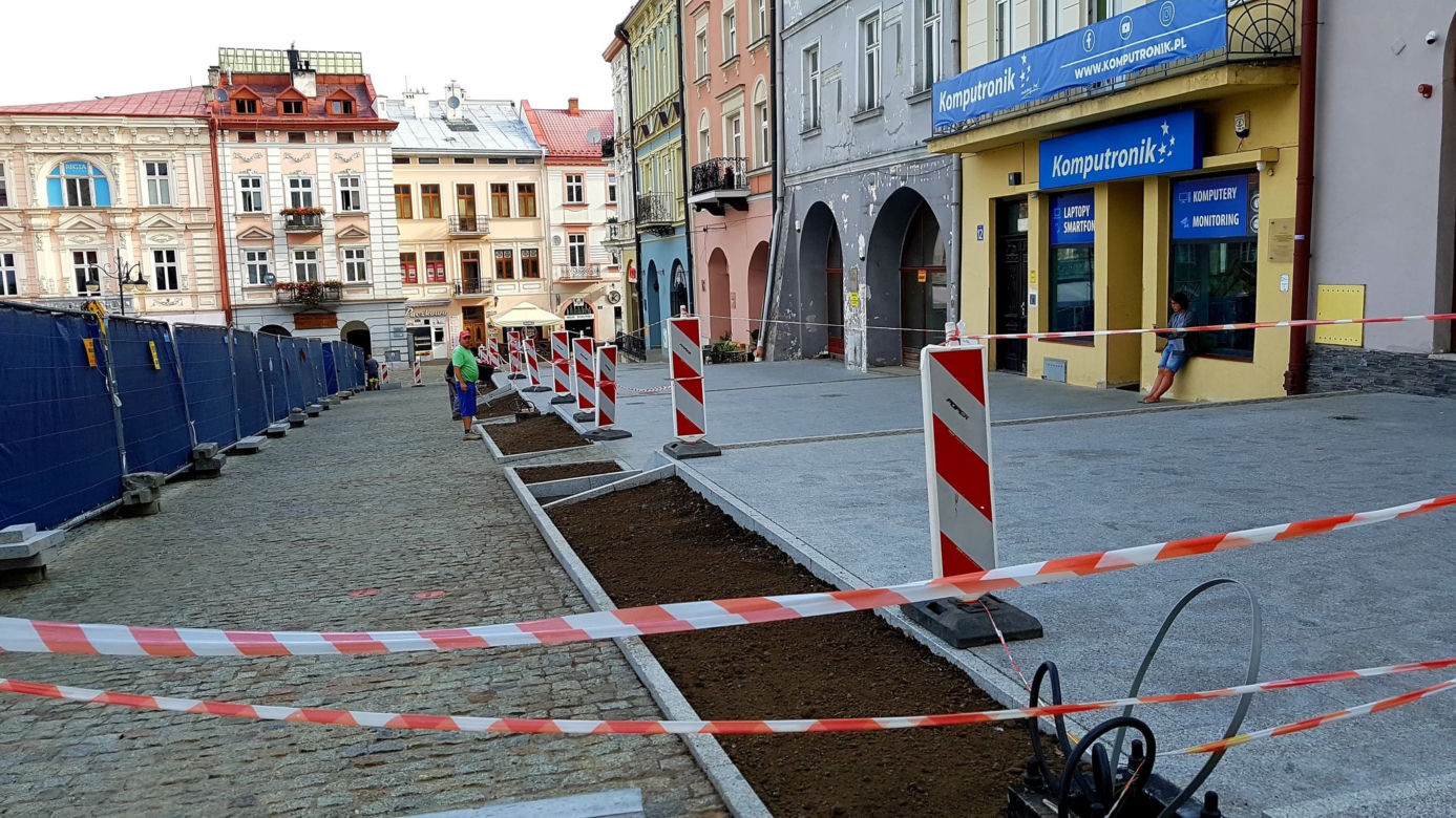Odsłonięto kolejny fragment płyty przemyskiego Rynku! [ZDJĘCIA]