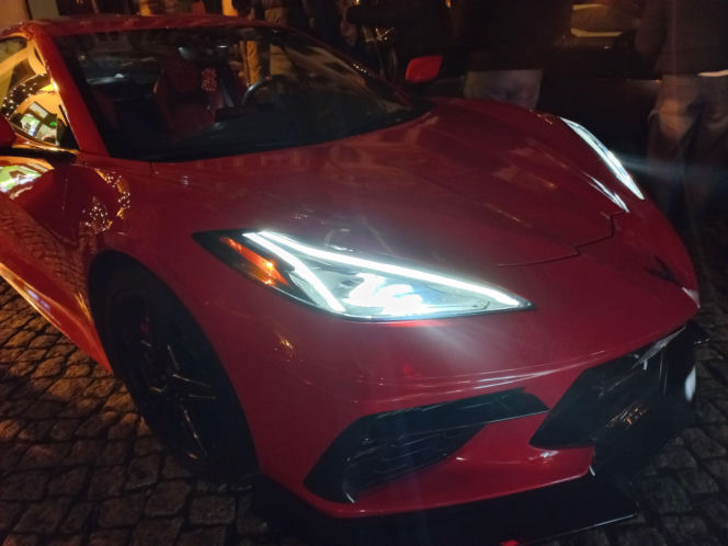 Świąteczny Zlot Amerykańskich Samochodów na Rynku w Lesznie