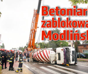Betoniarka  zablokowała  Modlińską