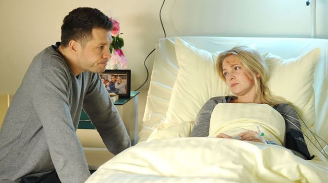 M jak miłość odcinek 1222, Joasia (Barbara Kurdej-Szatan), Tomek (Andrzej Młynarczyk)