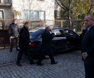 Milioner wozi kaczyńskiego