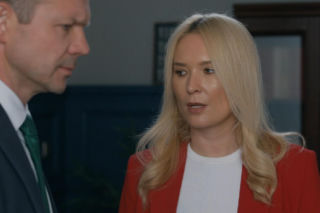 Barwy szczęścia, odcinek 3286. Bruno (Lesław Żurek), Karolina (Marta Dąbrowska)