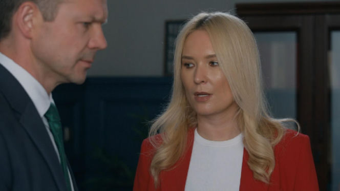 Barwy szczęścia, odcinek 3286. Bruno (Lesław Żurek), Karolina (Marta Dąbrowska)