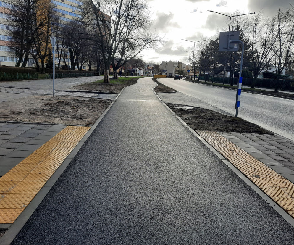 Nowa ścieżka rowerowea już gotowa. Rowerzyści mogą już korzystać z trasy na ul. Zawadzkiego