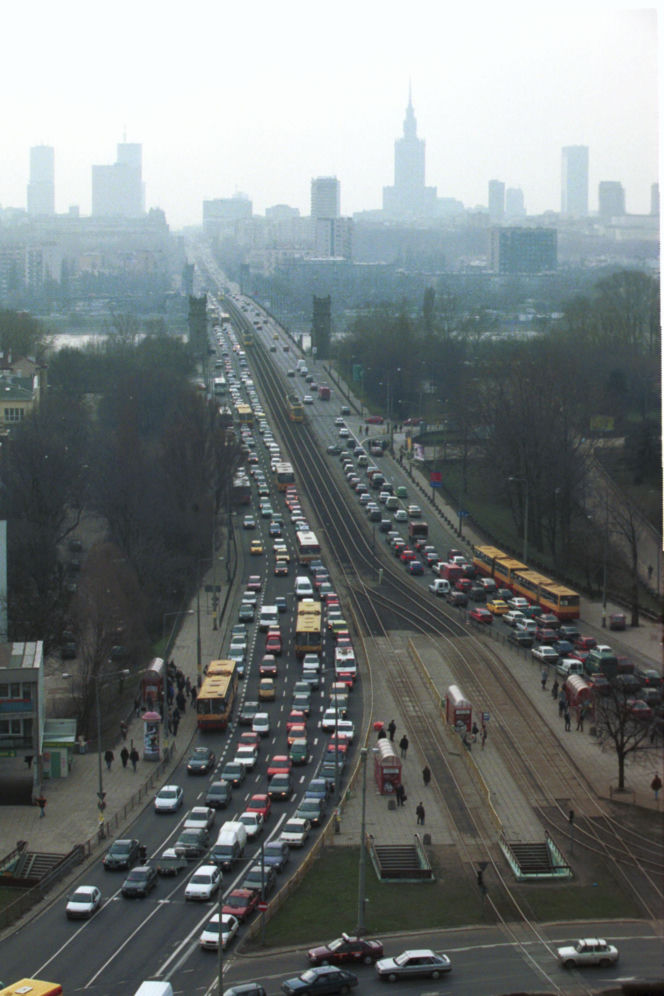 Widok na most Poniatowskiego z ronda Waszyngtona w 2000 r.