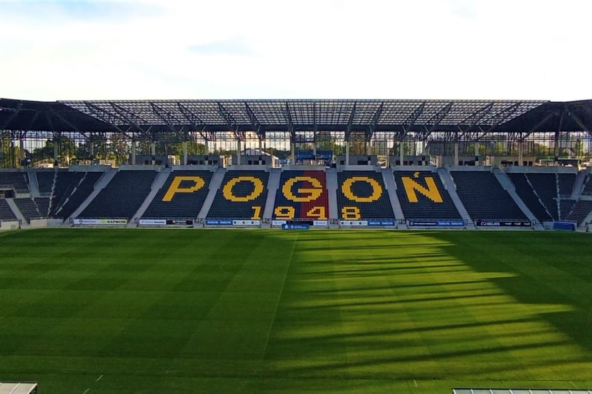 Spacery po nowym szczecińskim stadionie przyciągnęły wielu chętnych