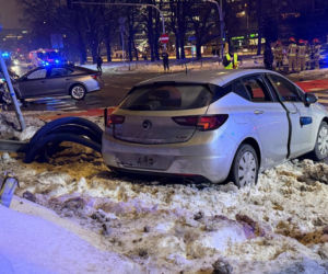 Stłuczka z nieoznakowanym radiowozem w Warszawie. Potężna utrudnienia