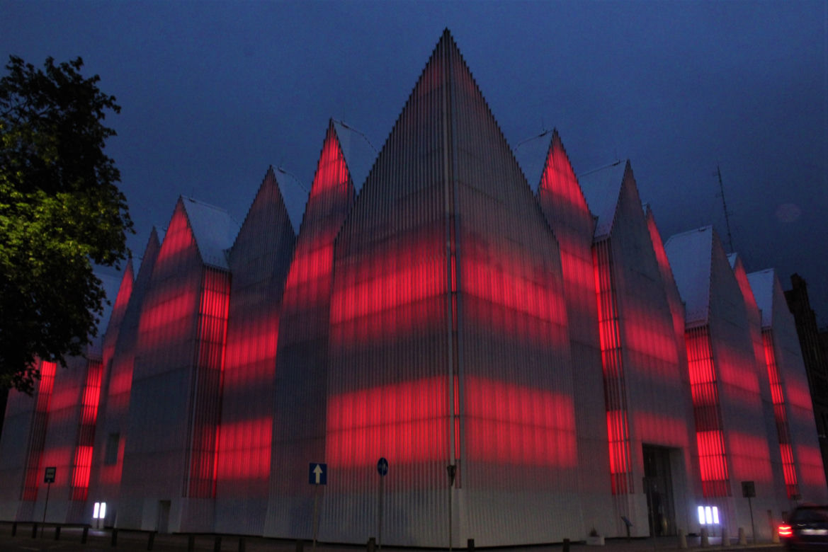 Pokaz iluminacji Filharmonii w Szczecinie z okazji Święta Muzyki