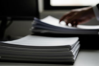 Oszustwo na seniora w Człuchowie. Jak dwie pracownice pokrzyżowały plany przestępców?