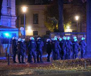Protest przed Trybunałem Konstytucyjnym w Warszawie. Policja zatrzymała trzy osoby