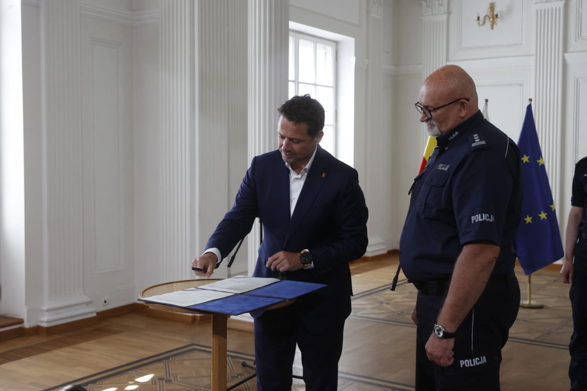 Warszawscy urzędnicy będą ścigać taksówkarzy! Ratusz podpisał porozumienie z policją