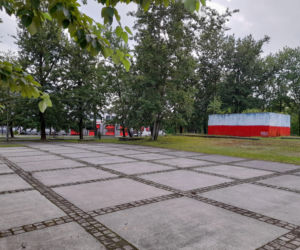Postument dawnego pomnika Koniewa