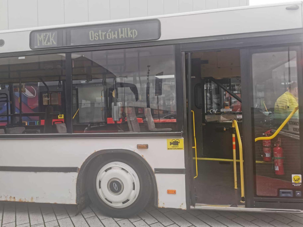 Zabytkowy autobus dla stowarzyszenia