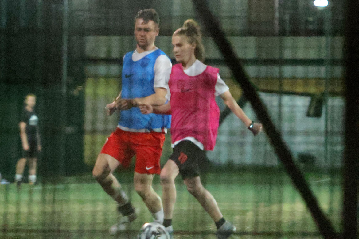 Buntownicy z PiS haratali w gałę