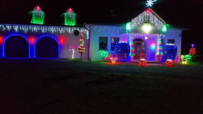 Magia Świąt w Świętokrzyskiem. Gdzie szukać najpiękniej oświetlonych domów? Rzepin i Pawłów skradły show!