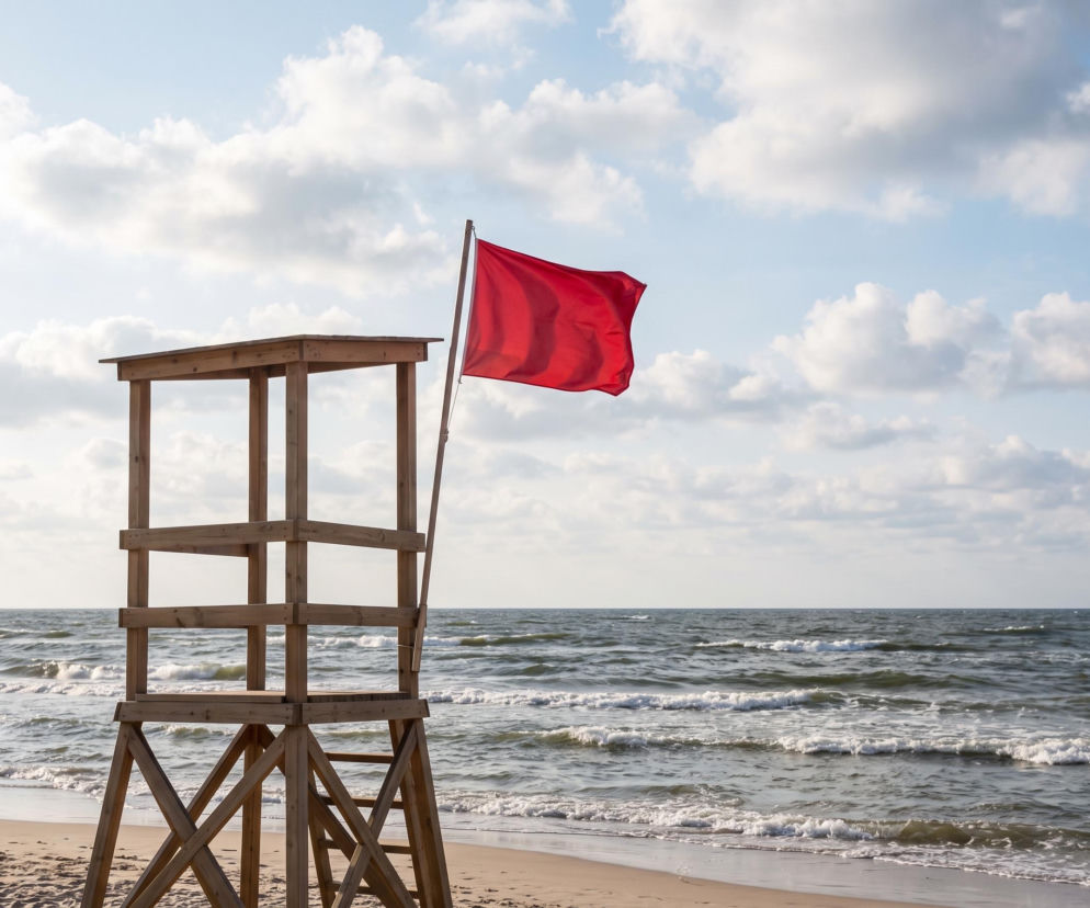 Sinice Ustka. Czy w Ustce można się kąpać 20.07? Flaga, warunki pogodowe