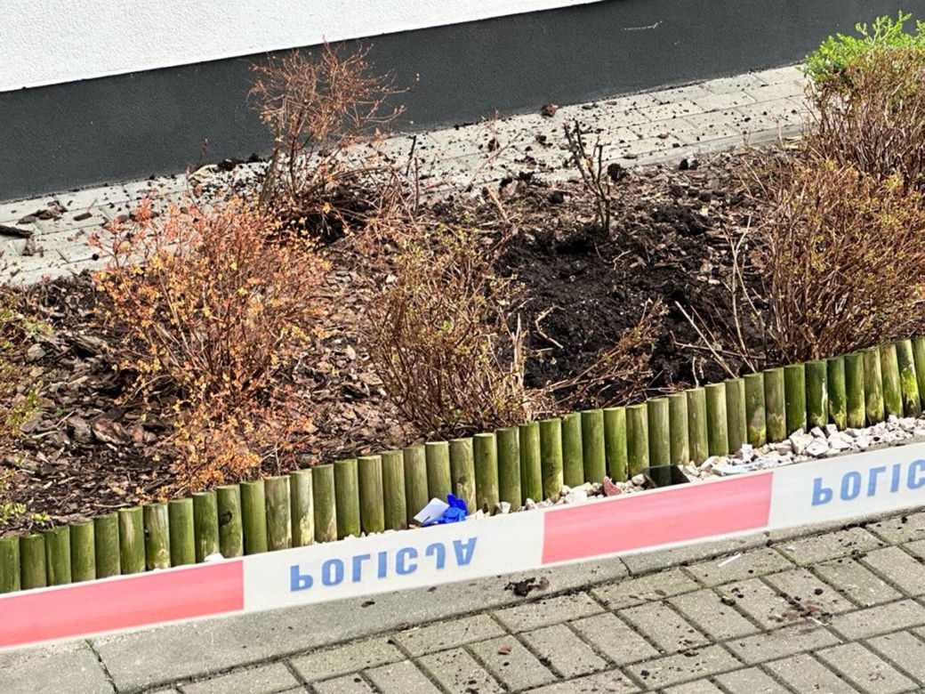 Rozrywający serce dramat na Bemowie. Kobieta z maleńkim dzieckiem runęła z 8. piętra