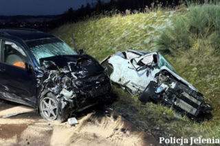 Śmiertelny wypadek na DK5 w Jeleniej Górze. Droga nieprzejezdna