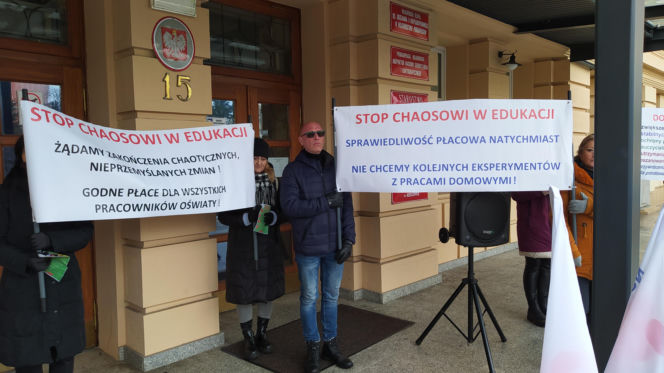 Pikieta nauczycieli w Rzeszowie