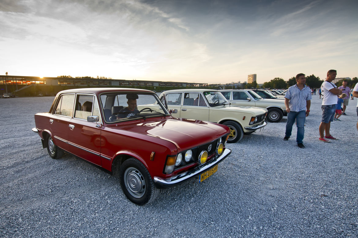 Klasyczne auta na spotkaniu Youngtimer Warsaw