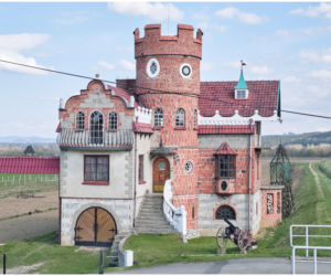 Ostatni zamek. Zamczystość polska: od Wawelu do Stobnicy