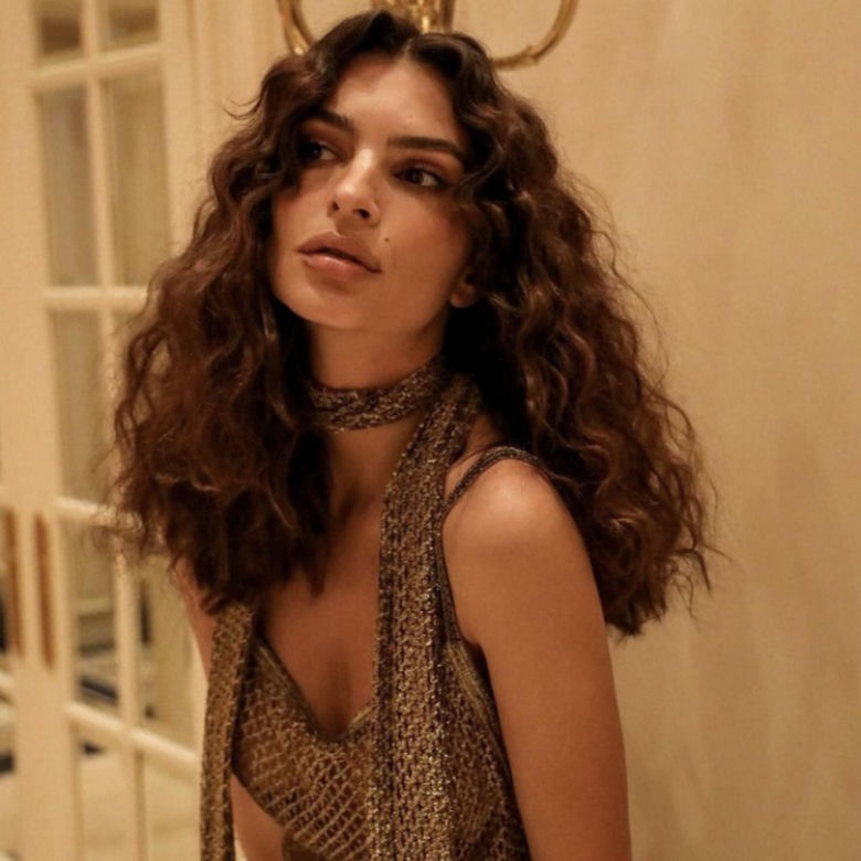 Emily Ratajkowski pokazała wszystko! Pupa i biust gwiazdy na wierzchu