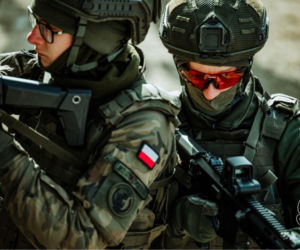 Terytorialsi szkolili się z czarnej taktyki . Trenują na poligonie i w terenie