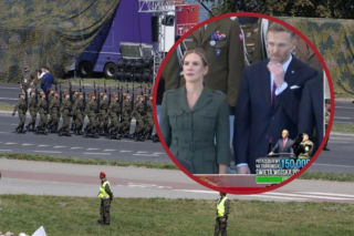 Przyjrzeli się zachowaniu Boguckiego w czasie defilady. Ten odpowiada, co wziął do ust 