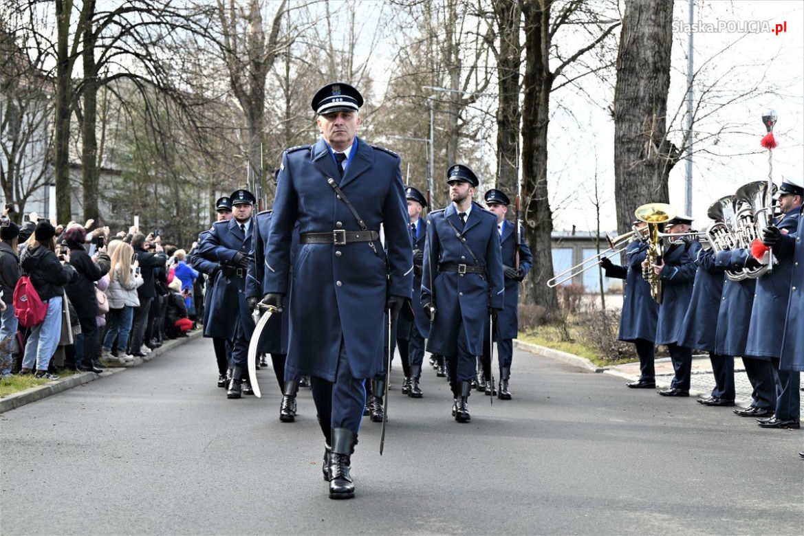 Śląska Policja przyjęła 84 policjantów. Wśród nich jest 15 kobiet
