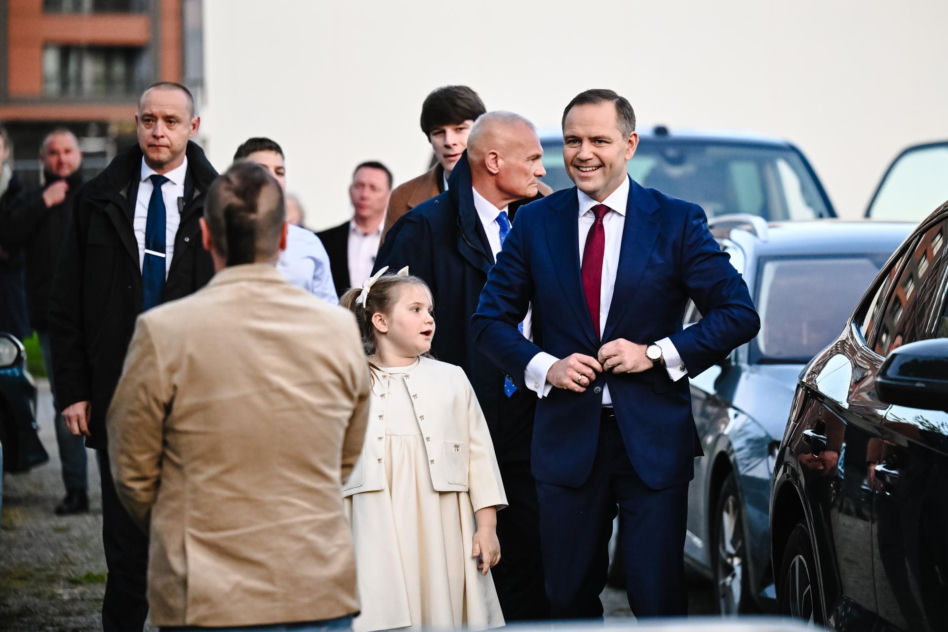 Karol Nawrocki z rodziną. Jego córka skradła show na wieczorze wyborczym
