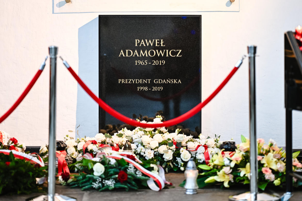 Tak wygląda grób Pawła Adamowicza w 7. rocznicę zamachu