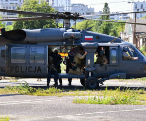 Black Hawk lądował w zajezdni na Woli 