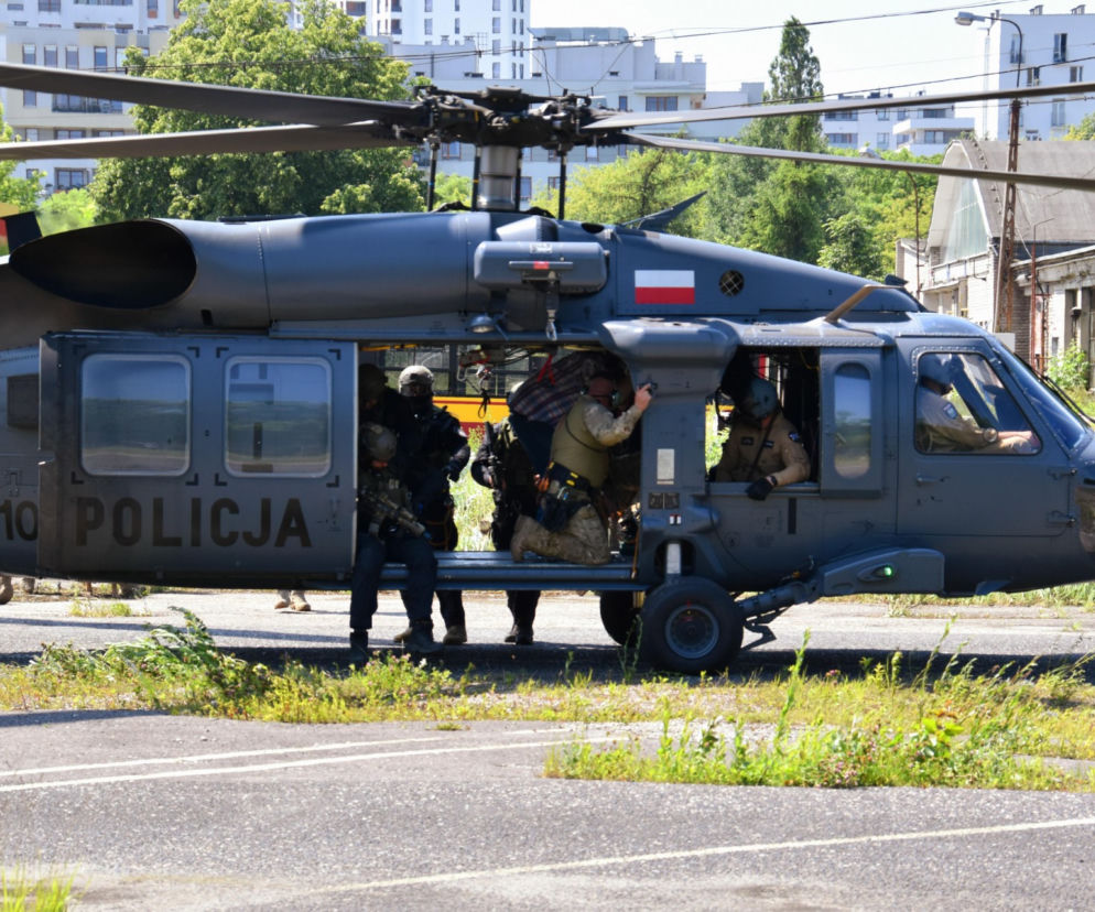 Black Hawk lądował w zajezdni na Woli 