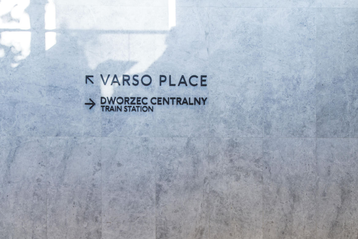 Przejście podziemne łączące Dworzec Centralny i Varso Tower 