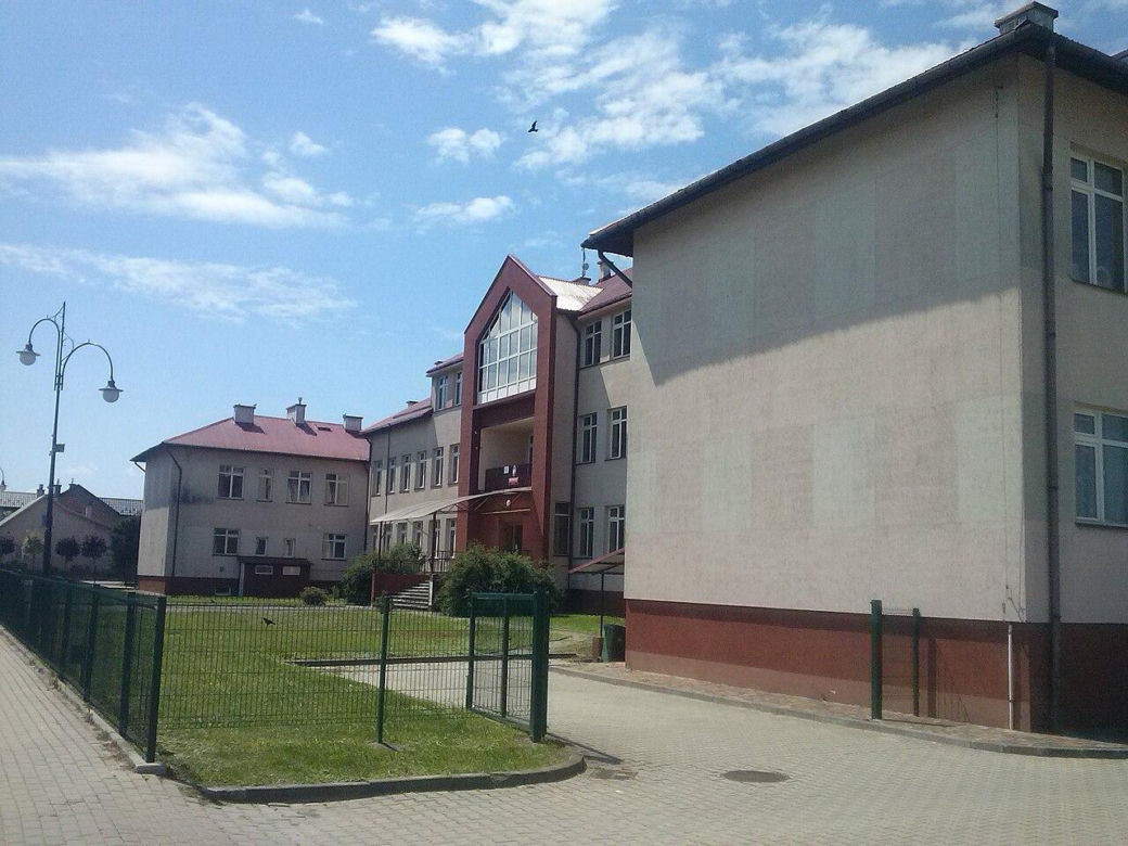 Szówsko - wieś na Podkarpaciu, w której książę Czartoryski założył cegielnię. Nieco później zdecydował się na...kaflarnię