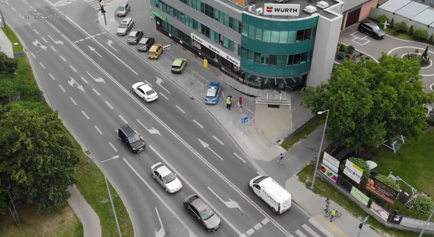 Policjanci polowali z drona na pieszych i rowerzystów