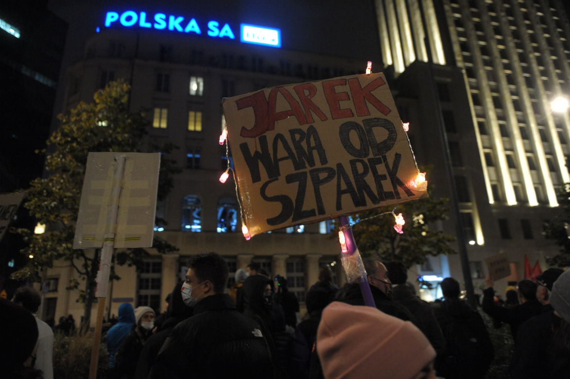 Transparenty na strajkach kobiet