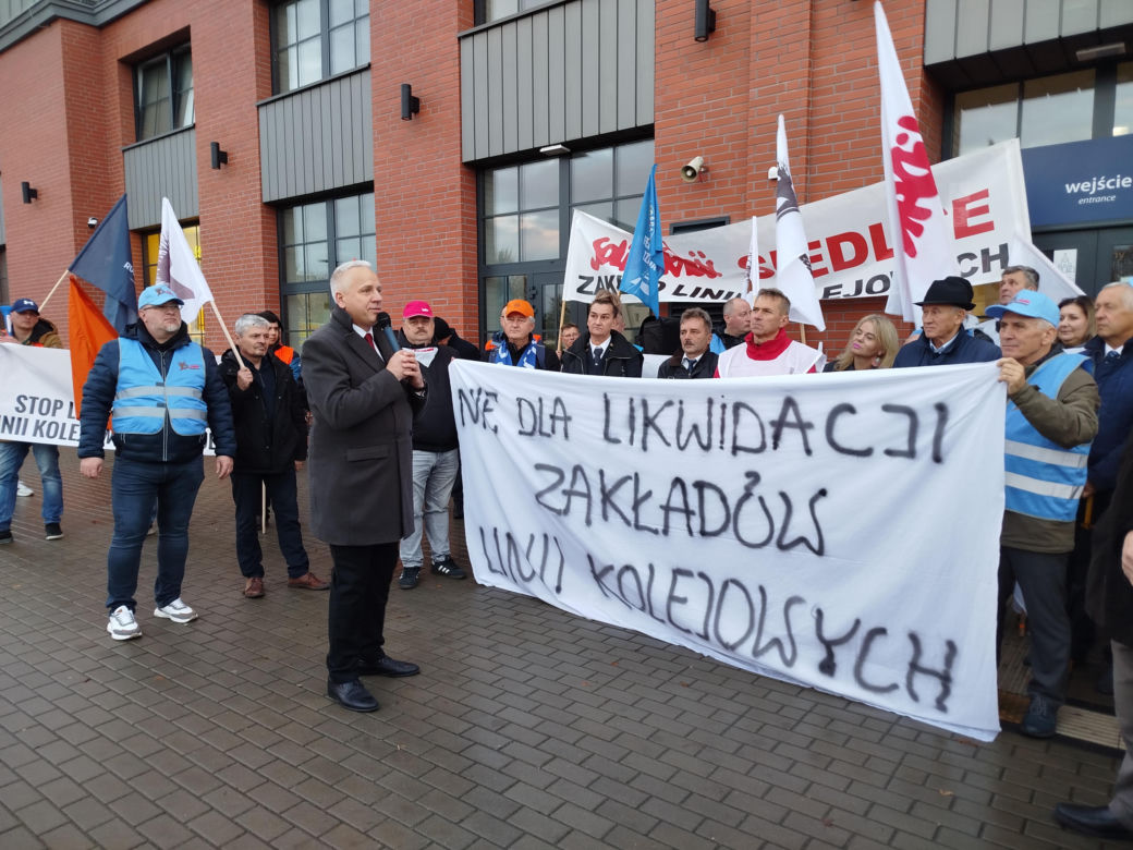 Pracownicy Zakładu Linii Kolejowych pikietowali w Siedlcach! Poparli ich siedleccy radni