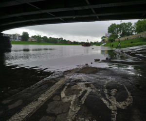 Ulewy w Krakowie 23.05.2019: Wylała Wisła, zalane są bulwary