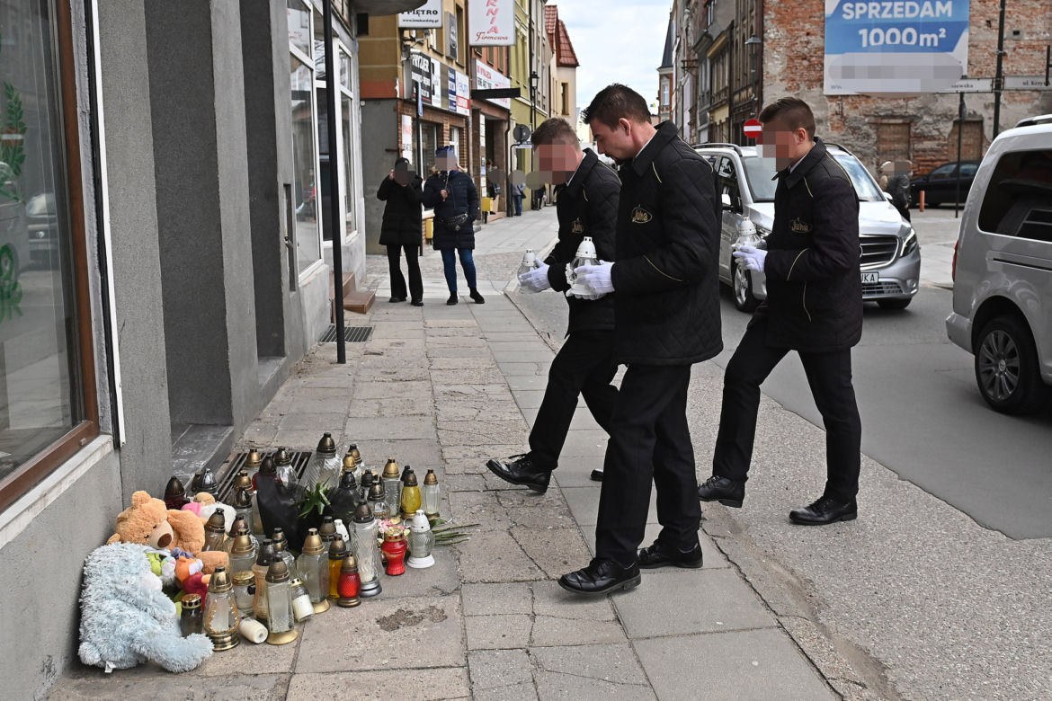 Starogard Gdański. Pogrzeb dzieci, które zmarły w tragicznym pożarze