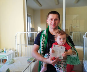 Radom: Zielony Mikołaj obdarował dzieci prezentami! 