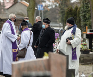 30 duchownych żegnało księdza samobójcę