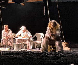 Jej dziecko zostało zabite, ona mieszkała w dole w ziemi – spektakl, który porusza do łez