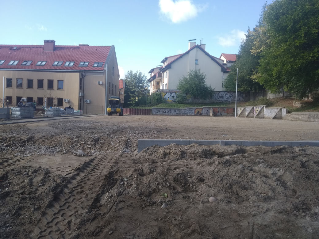 Ruszyła budowa boiska przy 4 LO. Zobaczcie jak przebiegają prace. 