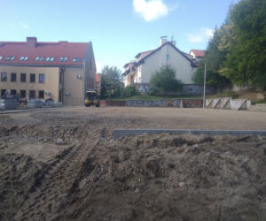 Ruszyła budowa boiska przy 4 LO. Zobaczcie jak przebiegają prace. 