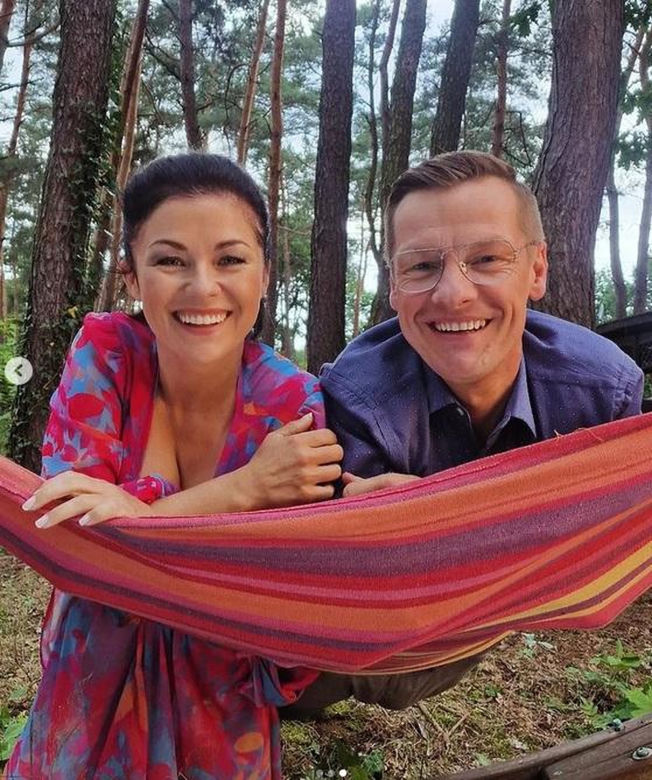 	M jak miłość nowy sezon na planie. Kinga (Katarzyna Cichopek), Piotrek (Marcin Mroczek)