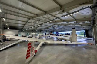 Nowy hangar w Bezmiechowej. Na Podkarpaciu stawiają na rozwój szybowców i dronów
